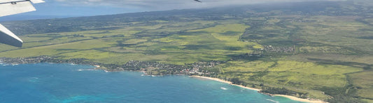 Voyager en avion avec une planche de surf en Europe : le guide complet