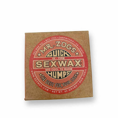 Wax surf Sex Wax Mid Cool Orange proposée par Rent Surf Biarritz, accessoire pour location surf  Biarritz